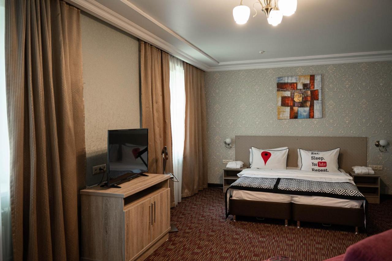 Hotel Uyutnyy Dom Taraz Exterior foto