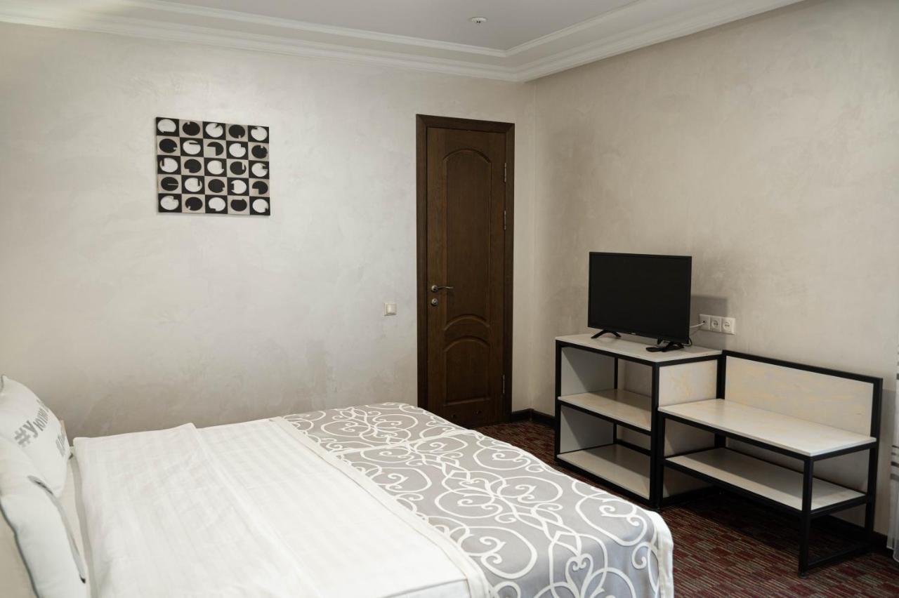Hotel Uyutnyy Dom Taraz Exterior foto