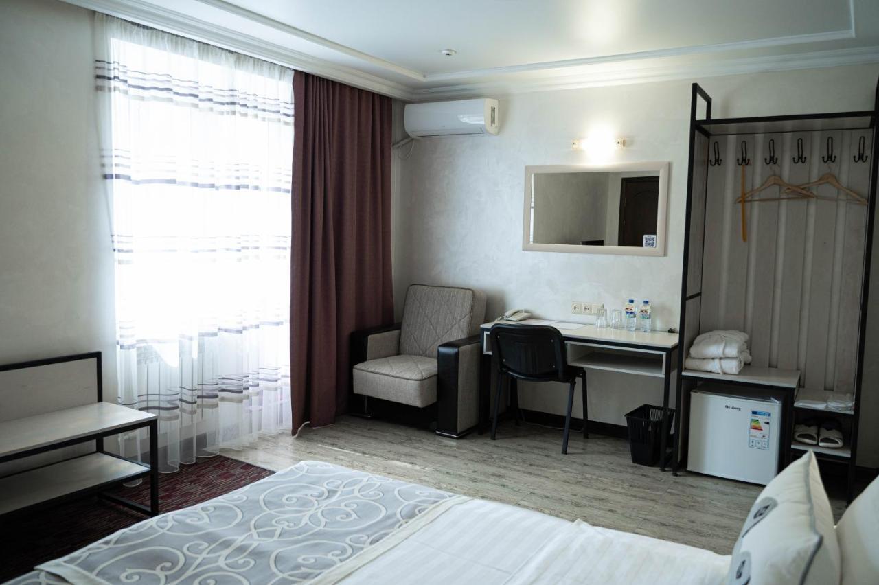 Hotel Uyutnyy Dom Taraz Exterior foto
